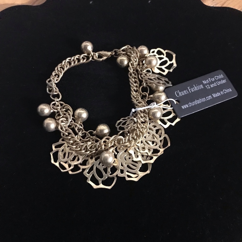 Beautiful Gold Tone Rose Fashion Bracelet - New with Tag - Picture 3 of 3